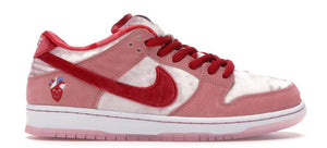 Nike SB Dunk Low StrangeLove Skateboards (Regular Box)